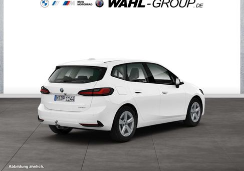 BMW 220, 2025