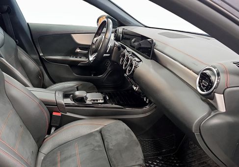 Mercedes-Benz CLA 200, 2019 3