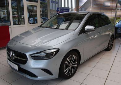 Mercedes-Benz B 180, 2025