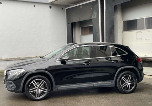 Mercedes-Benz GLA 220, 2021