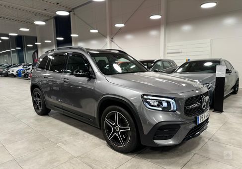 Mercedes-Benz GLB 200, 2021