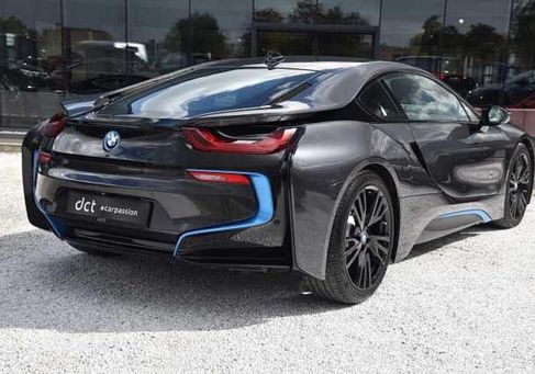 BMW i8, 2014