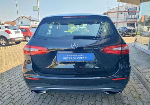 Mercedes-Benz B 180, 2020