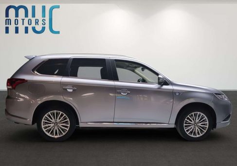 Mitsubishi Outlander, 2020