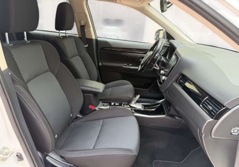 Mitsubishi Outlander, 2021