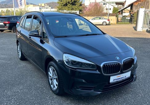 BMW 216, 2022 3