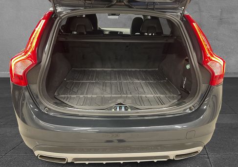 Volvo V60 Cross Country, 2018