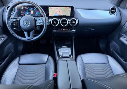 Mercedes-Benz GLA 200, 2022
