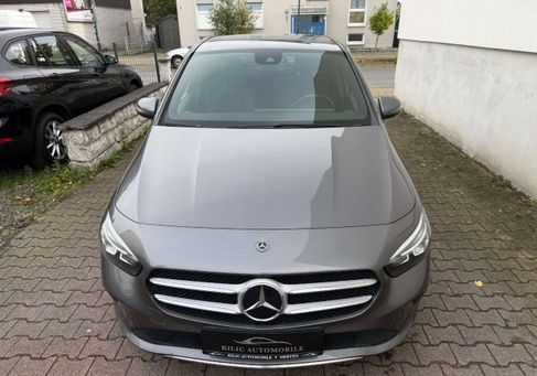 Mercedes-Benz B 180, 2020 3