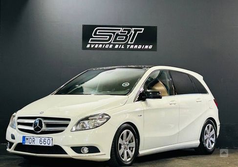 Mercedes-Benz B 180, 2012