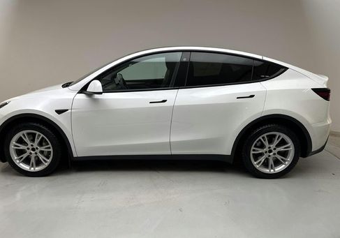 Tesla Model Y, 2022