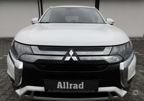 Mitsubishi Outlander, 2020