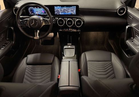 Mercedes-Benz A 180, 2025