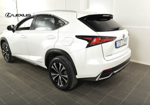 Lexus NX, 2021