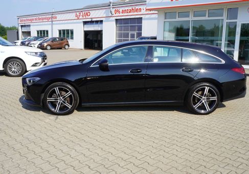 Mercedes-Benz CLA 180, 2022
