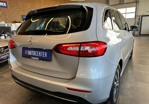 Mercedes-Benz B 200, 2021