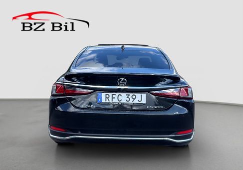 Lexus ES, 2025