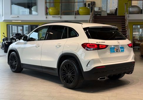 Mercedes-Benz GLA 250, 2021