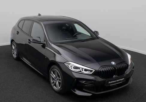 BMW 118, 2023 3