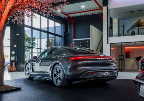 Porsche Taycan, 2020 3