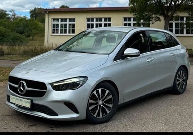 Mercedes-Benz B 180, 2023