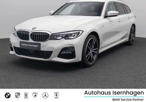 BMW 330, 2021
