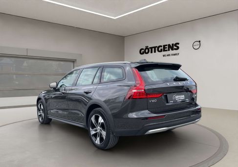 Volvo V60 Cross Country, 2023 3
