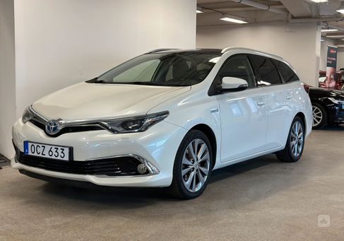 Toyota Auris Touring Sports, 2016