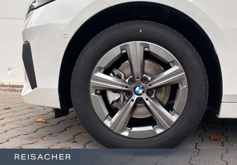 BMW 220, 2025 3