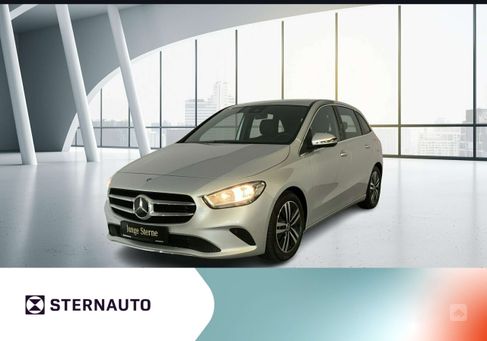 Mercedes-Benz B 180, 2022