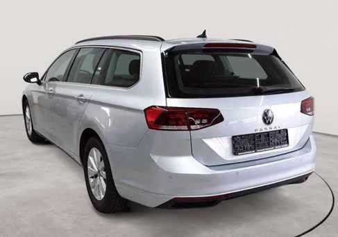 Volkswagen Passat, 2022