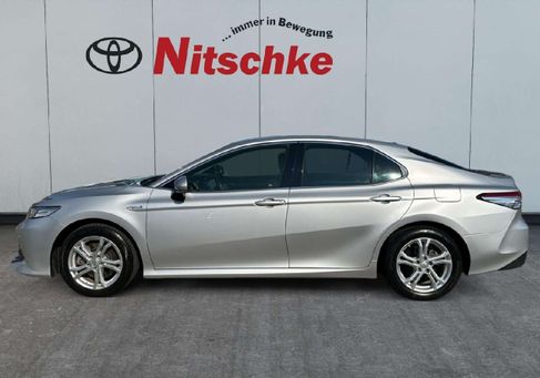 Toyota Camry, 2019