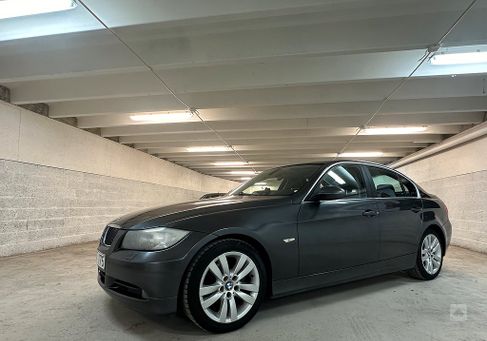 BMW 325, 2007