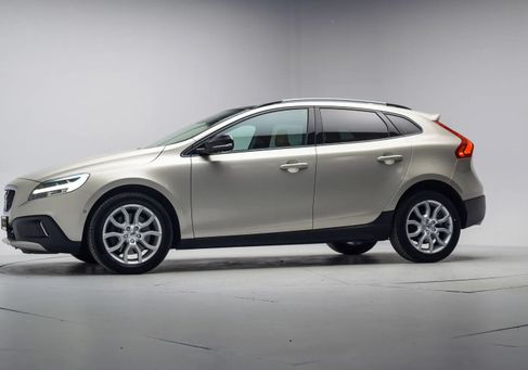 Volvo V40, 2019