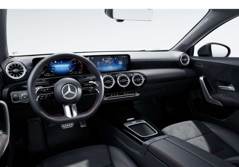 Mercedes-Benz A 200, 2023 3