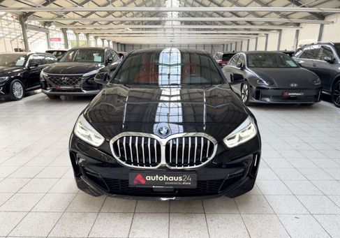 BMW 118, 2022