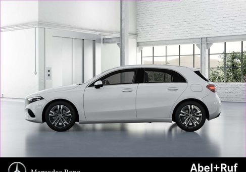 Mercedes-Benz A 180, 2025 3