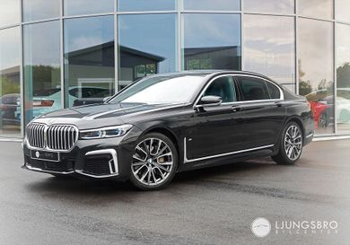 BMW 745, 2021