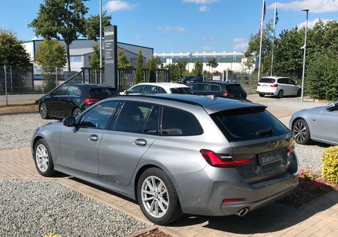 BMW 318, 2023