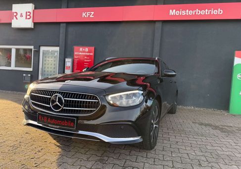 Mercedes-Benz E 300, 2022