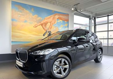 BMW 220, 2025