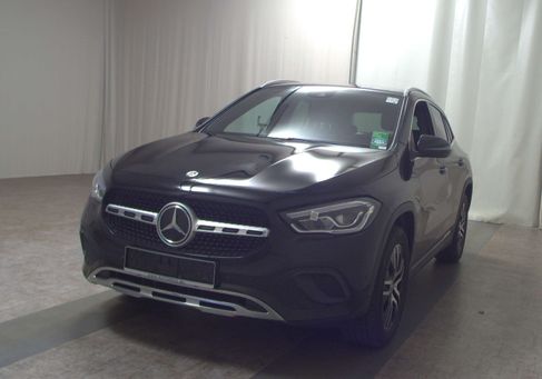 Mercedes-Benz GLA 250, 2022