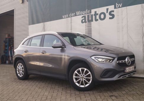 Mercedes-Benz GLA 180, 2022