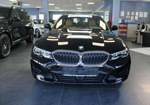 BMW 318, 2022