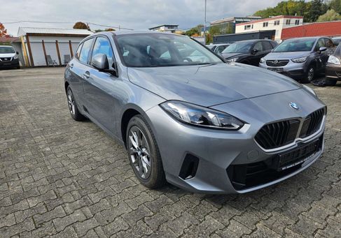 BMW 120, 2025