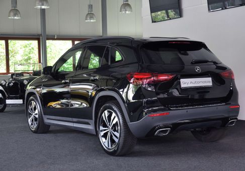 Mercedes-Benz GLA 180, 2025