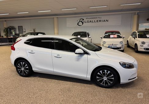 Volvo V40, 2015