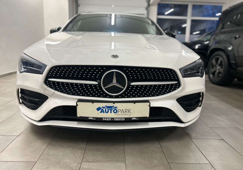 Mercedes-Benz CLA 200, 2022