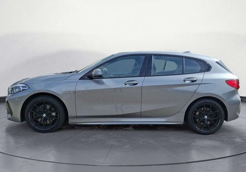 BMW 120, 2022