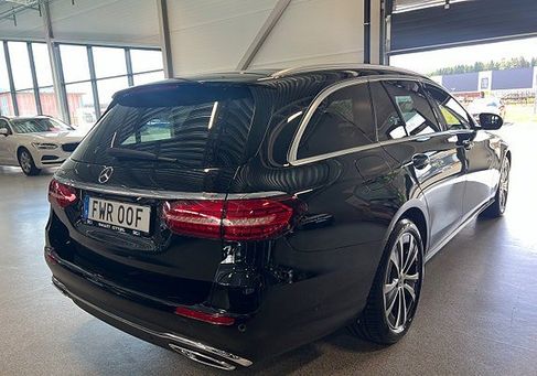 Mercedes-Benz E 300, 2023 3